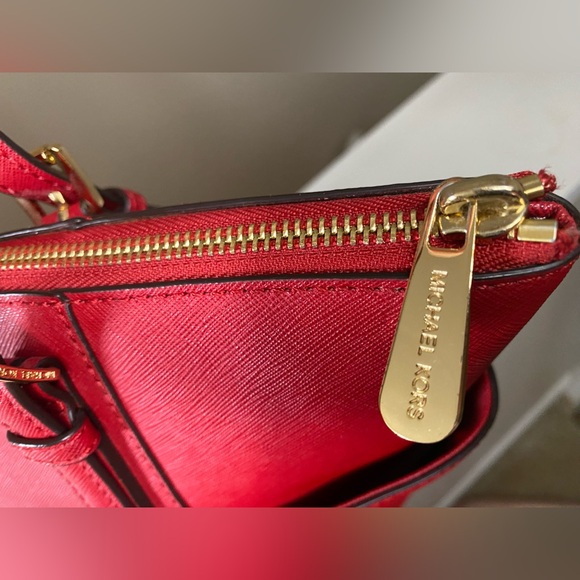 Michael Kors Jet Set Large Crossgrain Leather Top-Zip Tote Bag - Picture 4 of 5